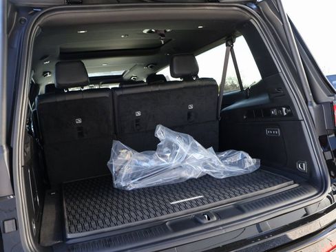 New 2025 Jeep Wagoneer L Series II image 16