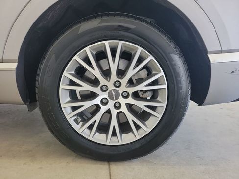 Used 2024 Genesis GV80 2.5T image 12