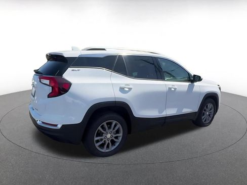 Used 2024 GMC Terrain SLT AWD/4WD image 15