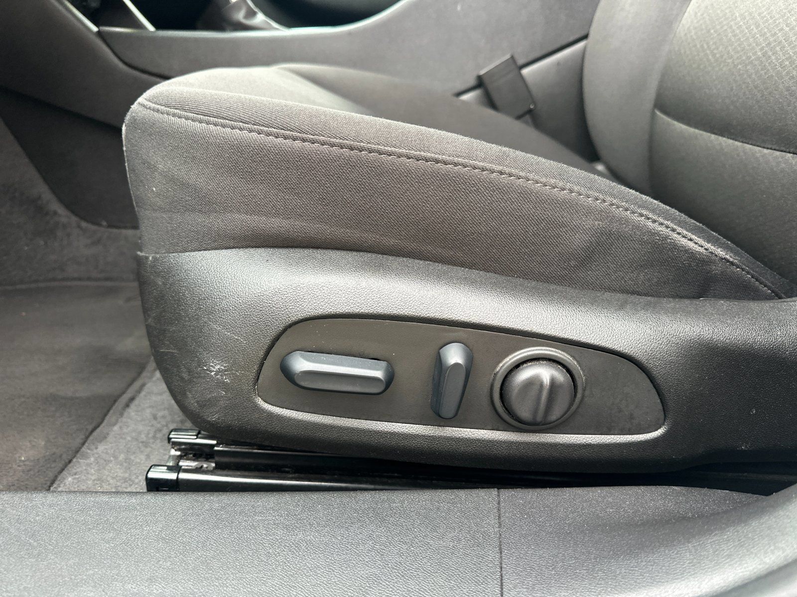 Used 2025 Chevrolet Malibu LT FWD image 12