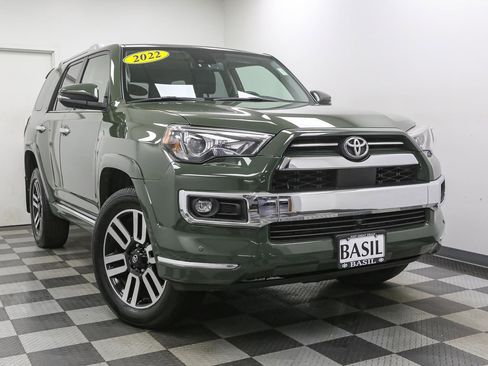 Used 2022 Toyota 4Runner Limited AWD/4WD image 2