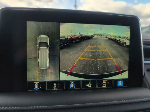 Used 2023 Chevrolet Tahoe Z71 w/ Luxury Package image 33