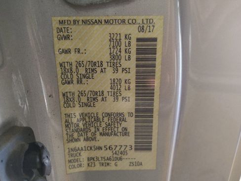 Used 2017 Nissan Titan SV image 33