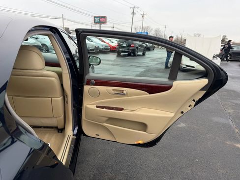 Used 2008 Lexus LS 460 L image 41