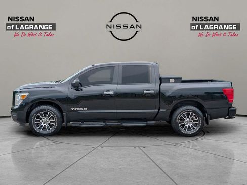 Used 2021 Nissan Titan SV w/ SV Convenience Package RWD image 8