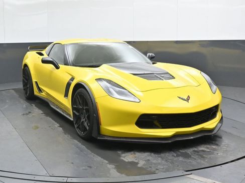 Used 2016 Chevrolet Corvette Z06 w/ Z07 Performance Package RWD image 4