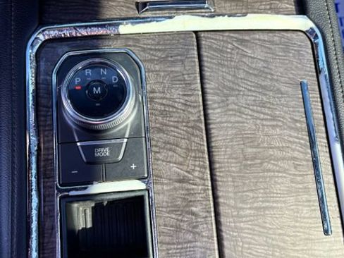 Used 2019 Ford Expedition Limited w/ Equipment Group 301A RWD image 19