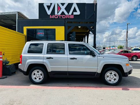 Used 2015 Jeep Patriot Sport FWD image 4