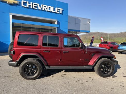 Used 2021 Jeep Wrangler Unlimited Sahara image 3