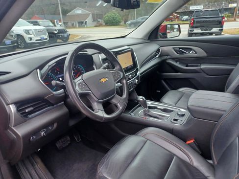Used 2020 Chevrolet Traverse LT w/ LT Premium Package image 8