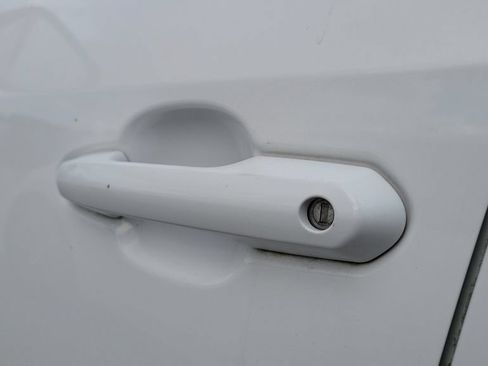 Used 2020 Toyota RAV4 XLE FWD image 6