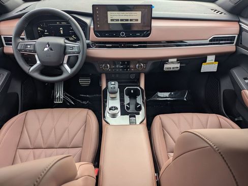 New 2026 Mitsubishi Outlander SEL FWD image 16