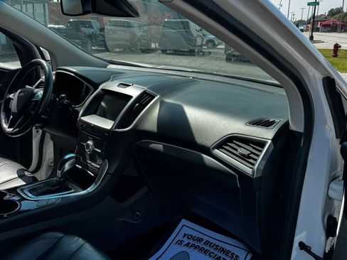 Used 2017 Ford Edge Titanium w/ Equipment Group 302A AWD/4WD image 24