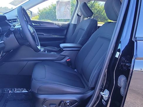 Used 2024 Jeep Grand Cherokee L Laredo image 18