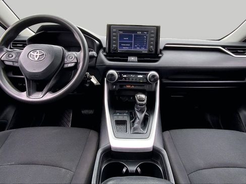 Used 2021 Toyota RAV4 LE FWD image 15