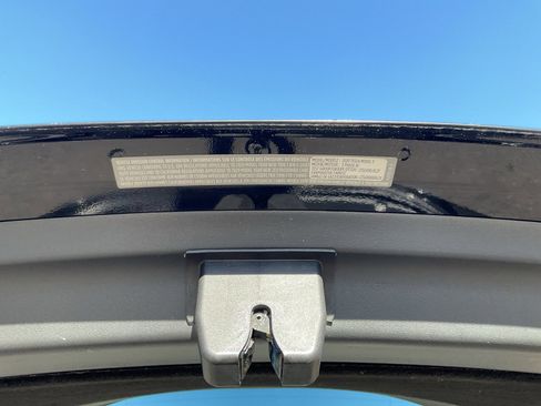 Used 2020 Tesla Model Y Long Range image 23