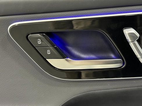 Certified 2025 Mercedes-Benz GLC 300 4MATIC image 23