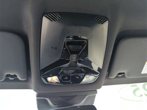 Used 2025 BMW X2 xDrive28i image 26