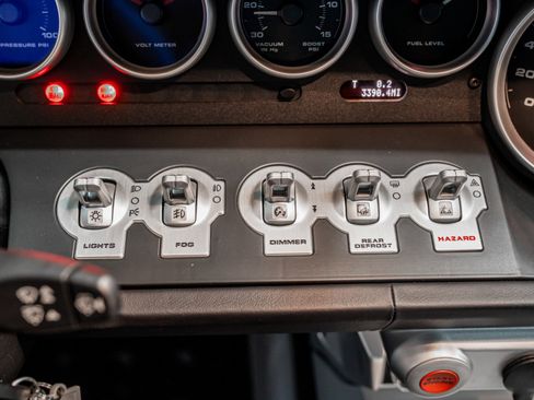 Used 2006 Ford GT RWD image 23