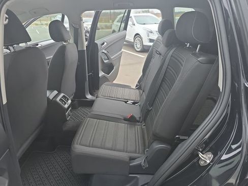 Used 2024 Volkswagen Tiguan S image 17