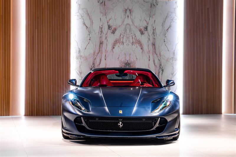 Used 2018 Ferrari 812 Superfast RWD image 2