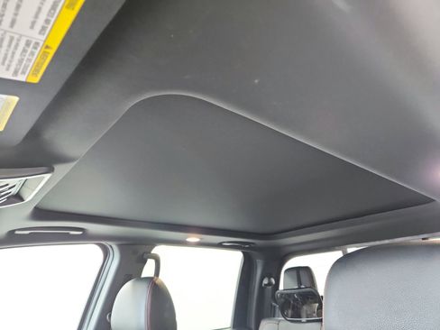 Used 2024 Nissan Titan PRO-4X w/ Pro-4x Convenience Package AWD/4WD image 9