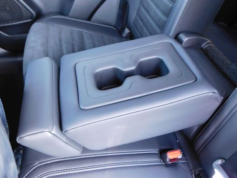 New 2025 Mitsubishi Outlander SE image 29