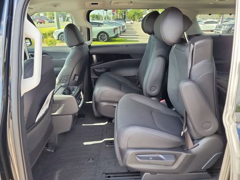 New 2026 Kia Carnival SX Prestige FWD image 16