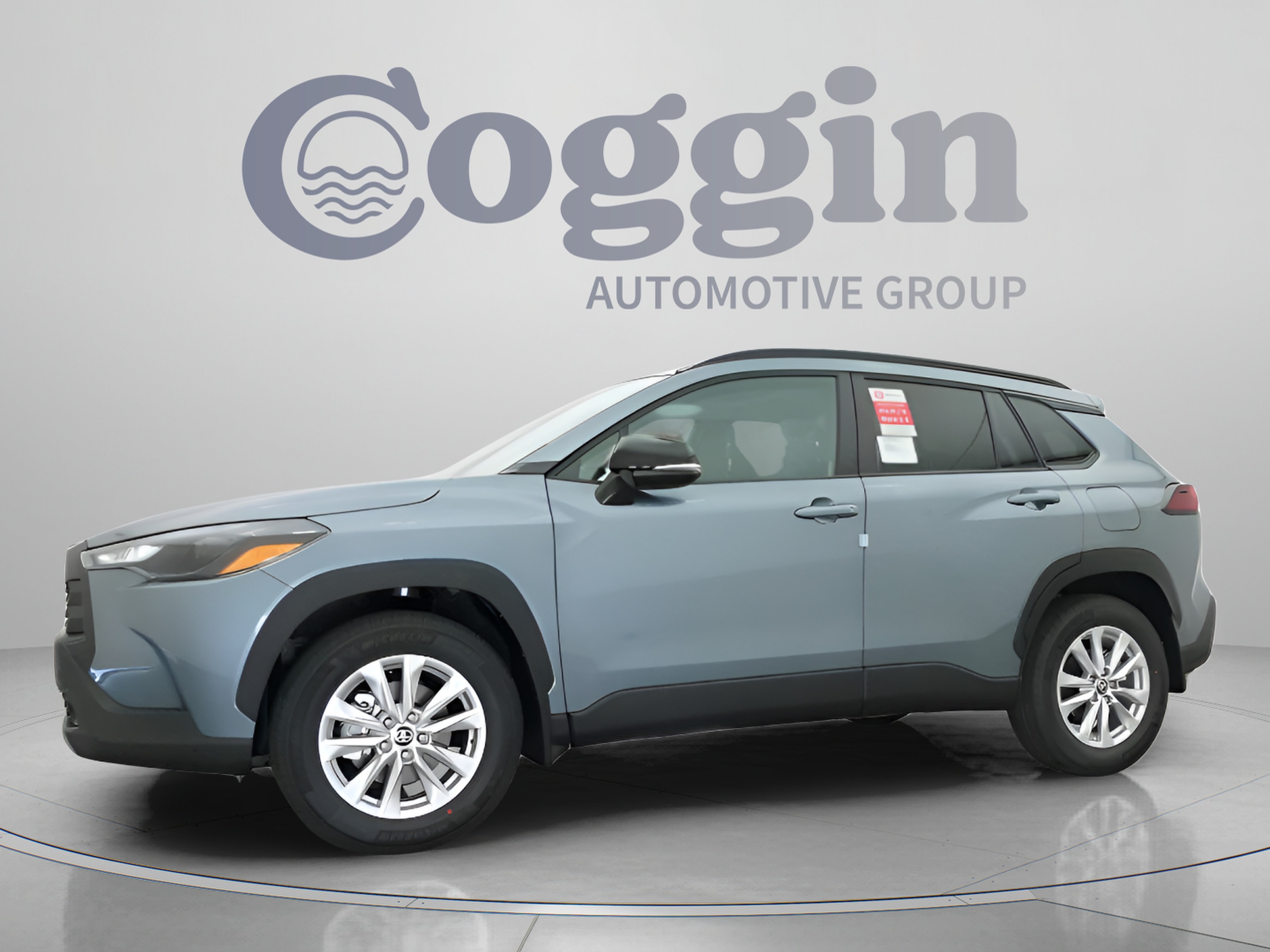 New 2026 Toyota Corolla Cross LE w/ Moonroof Package FWD image 4