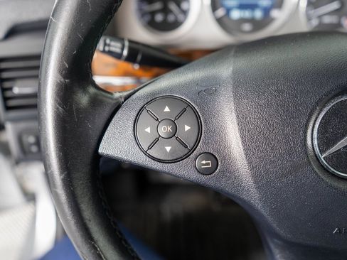 Used 2011 Mercedes-Benz GLK 350 4MATIC image 15