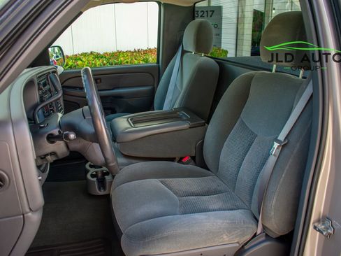 Used 2004 Chevrolet Silverado 1500 4x4 Regular Cab w/ Light Duty Power Package image 8