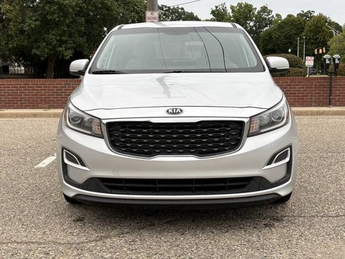 Used 2019 Kia Sedona L FWD image 4