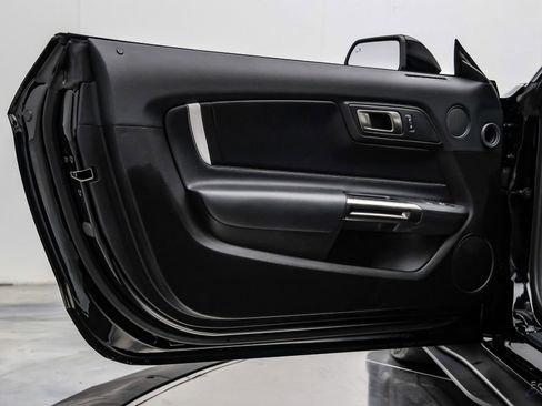 Used 2021 Ford Mustang Shelby GT500 w/ Carbon Fiber Track Pack RWD image 64