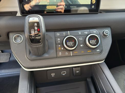 Used 2021 Land Rover Defender 110 S image 18