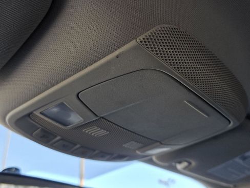 Used 2017 Ford Fusion SE w/ Fusion SE Technology Package image 23