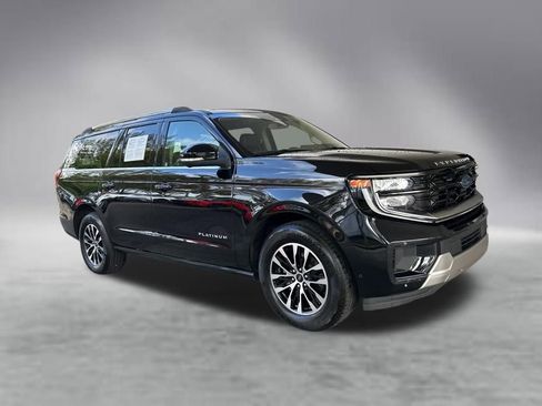 Used 2025 Ford Expedition Max Platinum AWD/4WD image 2