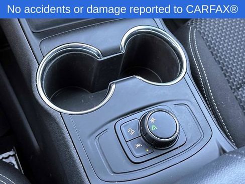 Used 2023 GMC Terrain SLE image 28