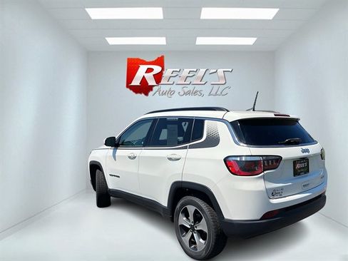 Used 2018 Jeep Compass Latitude w/ Popular Equipment Group AWD/4WD image 10