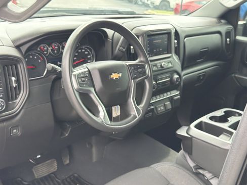 Used 2022 Chevrolet Silverado 2500 Custom w/ Custom Value Package AWD/4WD image 12