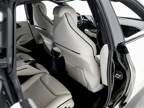 Used 2025 Ferrari Purosangue image 37