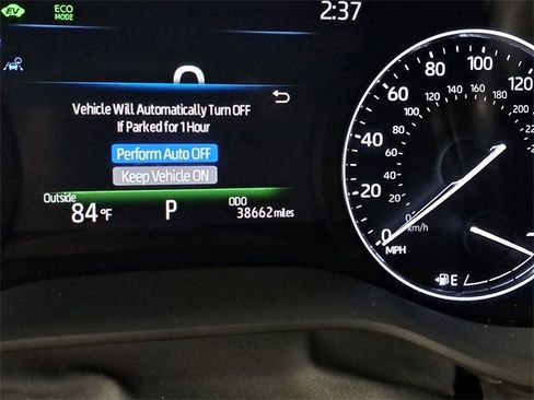 Used 2022 Toyota Sienna Limited image 2