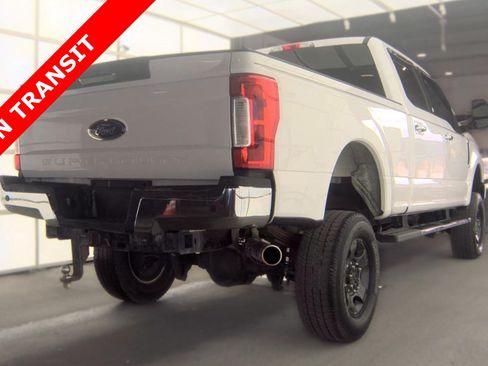 Used 2018 Ford F250 XLT w/ XLT Premium Package AWD/4WD image 5