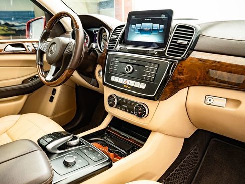 Used 2017 Mercedes-Benz GLS 450 4MATIC image 50