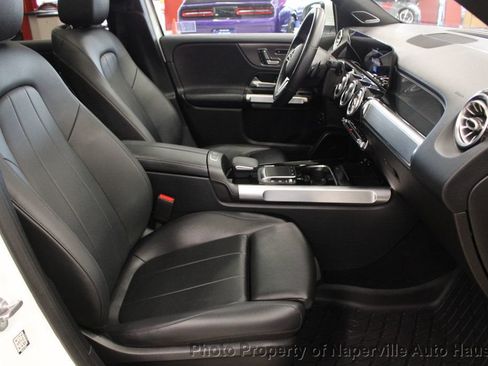 Used 2021 Mercedes-Benz GLB 250 4MATIC image 37