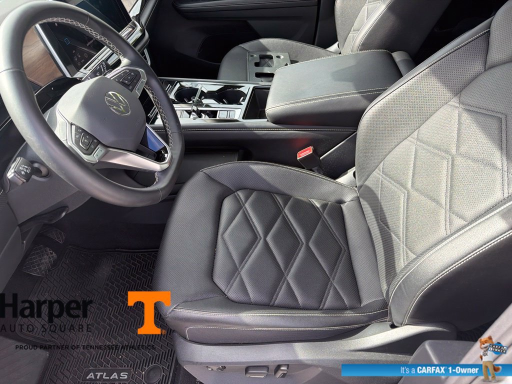 Used 2024 Volkswagen Atlas SE w/ Panoramic Sunroof Package AWD/4WD image 13