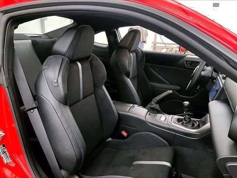 Used 2023 Toyota GR86 Premium w/ ALL Weather Mat Package (TMS) RWD image 7