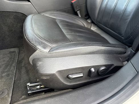 Used 2013 Buick Regal Leather image 12
