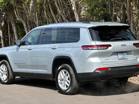 Used 2023 Jeep Grand Cherokee L Laredo AWD/4WD image 6