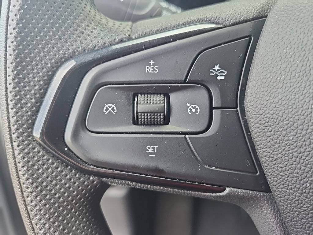 Certified 2025 Chevrolet Trax LT FWD image 16