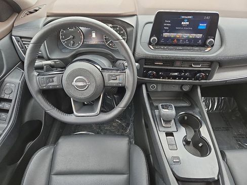 Used 2023 Nissan Rogue SV w/ SV Premium B Package image 18